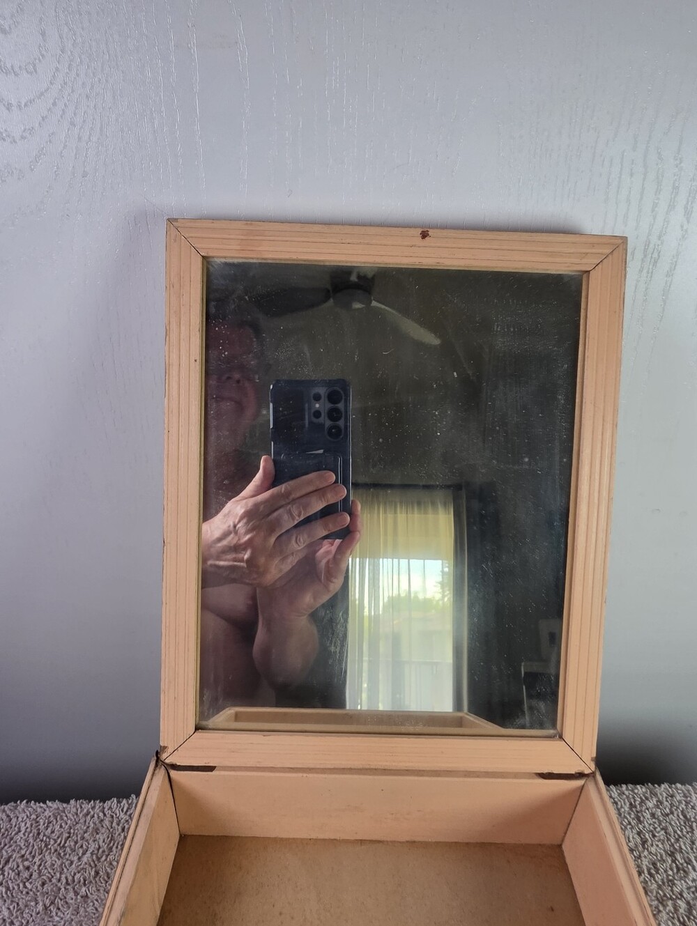 Vintage Woodrn Vanity Box Hinged Lid And With An Inset Mirror - Picture 14 of 16